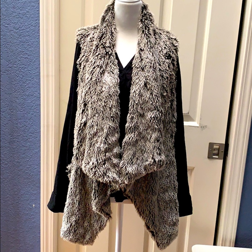 Fur vest!